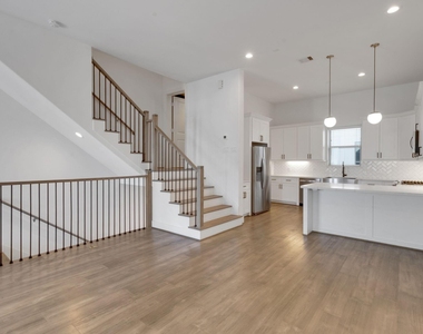 1526 Chestnut Street - Photo Thumbnail 14
