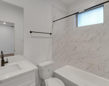 1526 Chestnut Street - Photo Thumbnail 10