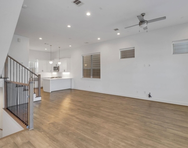 1526 Chestnut Street - Photo Thumbnail 12