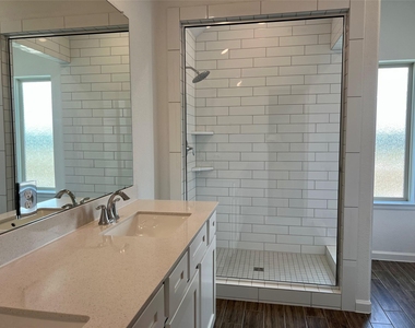 5719 Foggy Vine Court - Photo Thumbnail 21