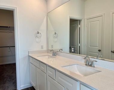 5719 Foggy Vine Court - Photo Thumbnail 19