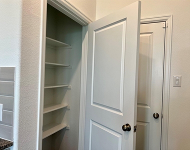 5719 Foggy Vine Court - Photo Thumbnail 13