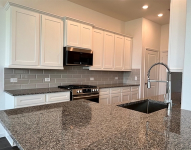 5719 Foggy Vine Court - Photo Thumbnail 12