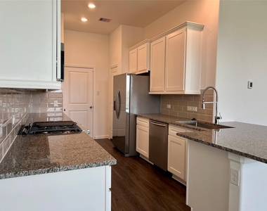 5719 Foggy Vine Court - Photo Thumbnail 11