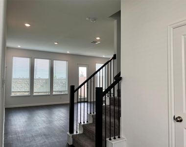 5719 Foggy Vine Court - Photo Thumbnail 5