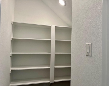 5719 Foggy Vine Court - Photo Thumbnail 14