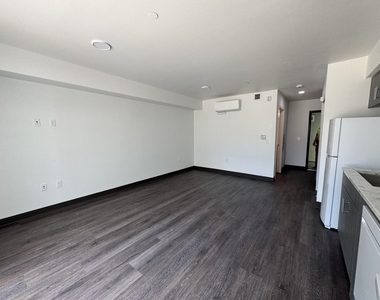 3509 Vista Ln San Ysidro - Photo Thumbnail 4