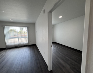 3509 Vista Ln San Ysidro - Photo Thumbnail 27