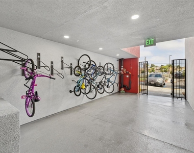 3509 Vista Lane - Photo Thumbnail 3