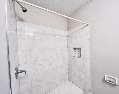 3021 Sycamore Avenue - Photo Thumbnail 7