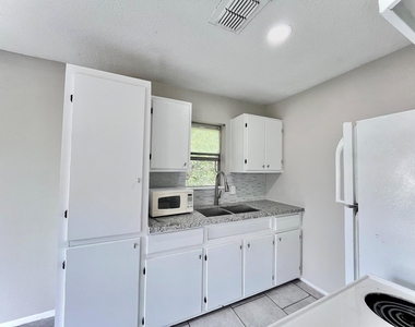 3021 Sycamore Avenue - Photo Thumbnail 4
