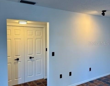 2462 Kingfisher Lane - Photo Thumbnail 18