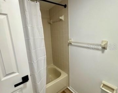 2462 Kingfisher Lane - Photo Thumbnail 12