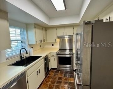 2462 Kingfisher Lane - Photo Thumbnail 20