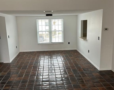 2462 Kingfisher Lane - Photo Thumbnail 4