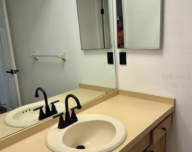 2462 Kingfisher Lane - Photo Thumbnail 17