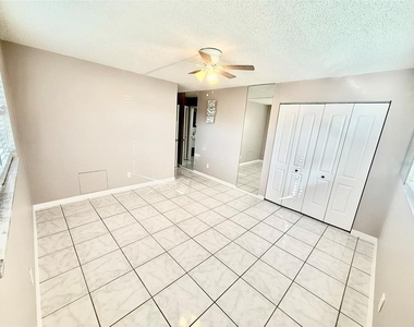 4500 E Bay Drive - Photo Thumbnail 15