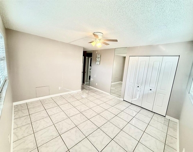 4500 E Bay Drive - Photo Thumbnail 14