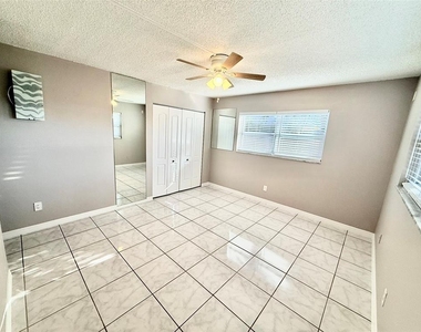 4500 E Bay Drive - Photo Thumbnail 13