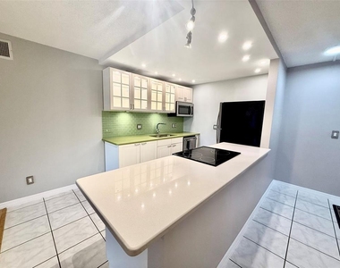 4500 E Bay Drive - Photo Thumbnail 3
