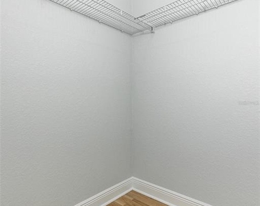 113 W Elm Street - Photo Thumbnail 20