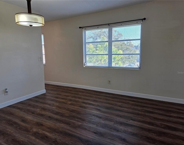 2448 Columbia Drive - Photo Thumbnail 5