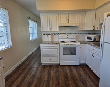 2448 Columbia Drive - Photo Thumbnail 12