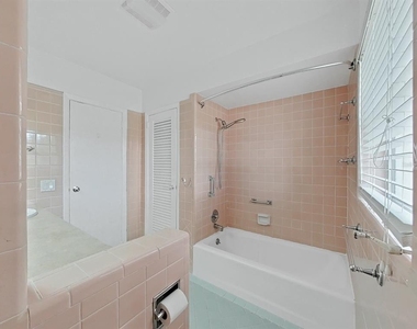1701 Laurie Lane - Photo Thumbnail 17