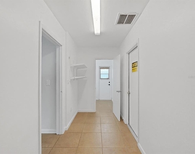 1701 Laurie Lane - Photo Thumbnail 12
