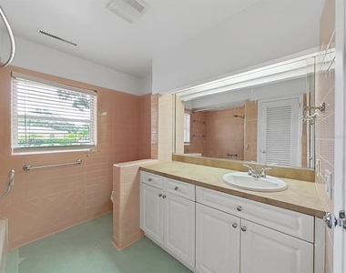 1701 Laurie Lane - Photo Thumbnail 15