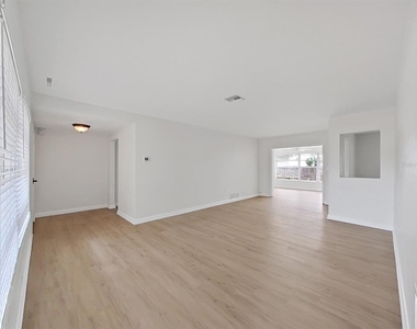1701 Laurie Lane - Photo Thumbnail 3