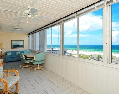 1055 W Peppertree Drive - Photo Thumbnail 6