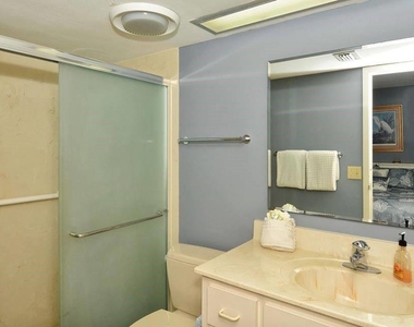 1055 W Peppertree Drive - Photo Thumbnail 15
