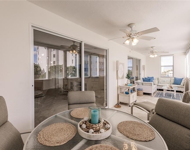 1055 W Peppertree Drive - Photo Thumbnail 27
