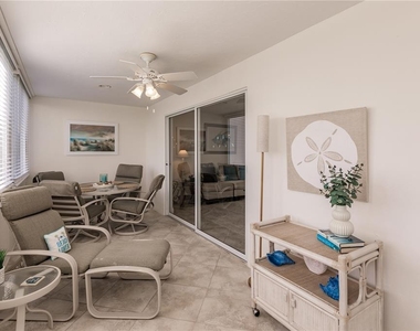 1055 W Peppertree Drive - Photo Thumbnail 28