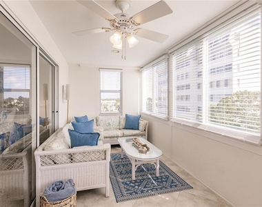 1055 W Peppertree Drive - Photo Thumbnail 29