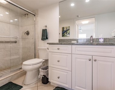 1055 W Peppertree Drive - Photo Thumbnail 18