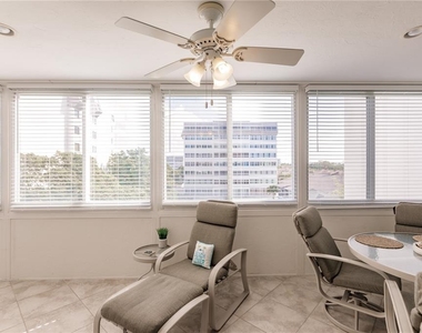 1055 W Peppertree Drive - Photo Thumbnail 25