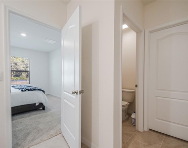 1126 Chichester Court - Photo Thumbnail 33
