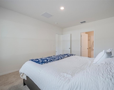 1126 Chichester Court - Photo Thumbnail 31
