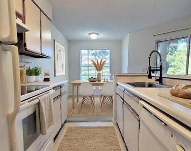 1079 S Hiawassee Road - Photo Thumbnail 4
