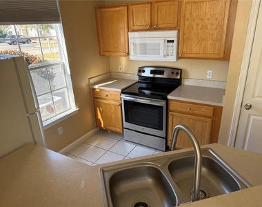 8965 Lee Vista Boulevard - Photo Thumbnail 7