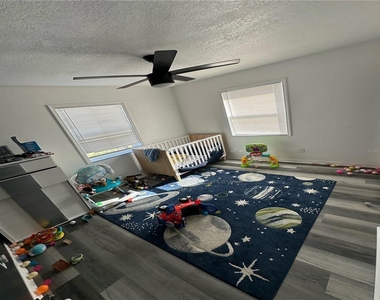 1011 Gerona Avenue - Photo Thumbnail 4