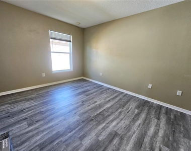 4017 Longworth Loop - Photo Thumbnail 10
