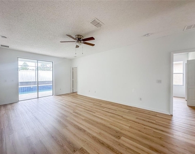 402 Sunset View Drive - Photo Thumbnail 9