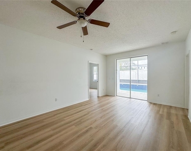 402 Sunset View Drive - Photo Thumbnail 10