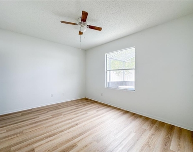 402 Sunset View Drive - Photo Thumbnail 11