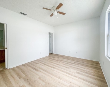 402 Sunset View Drive - Photo Thumbnail 13