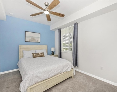 12240 Wellen Golf Street - Photo Thumbnail 32