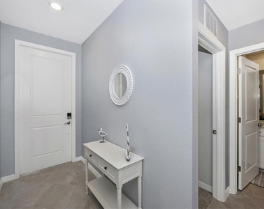 12240 Wellen Golf Street - Photo Thumbnail 3